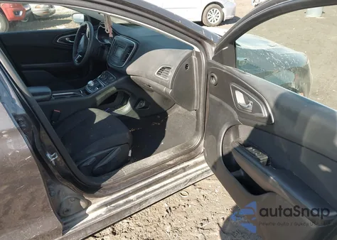 2015 Chrysler 200 Lx z USA, uszkodzony, nr VIN 1C3CCCFB2FN550900